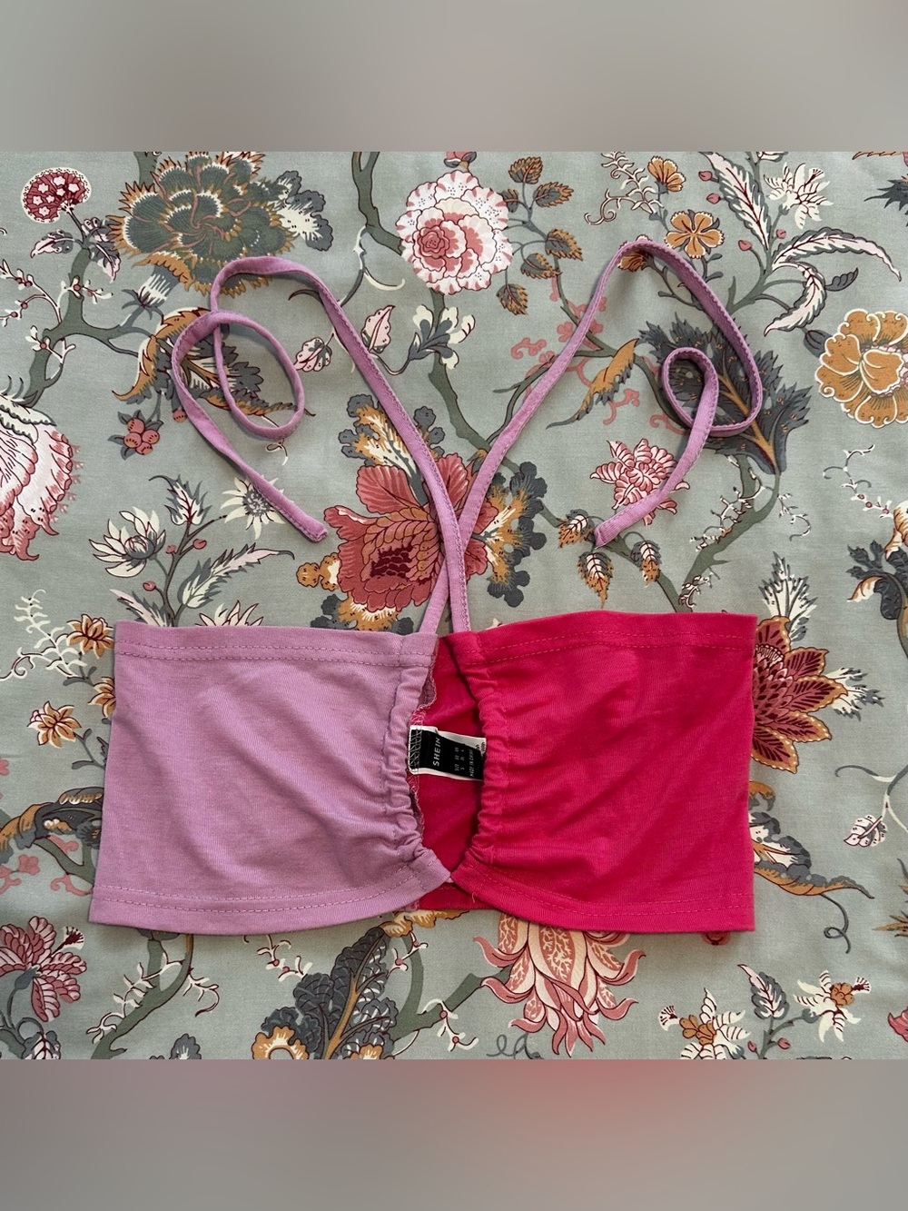 SHEIN Colorblock Tie Crop Top
